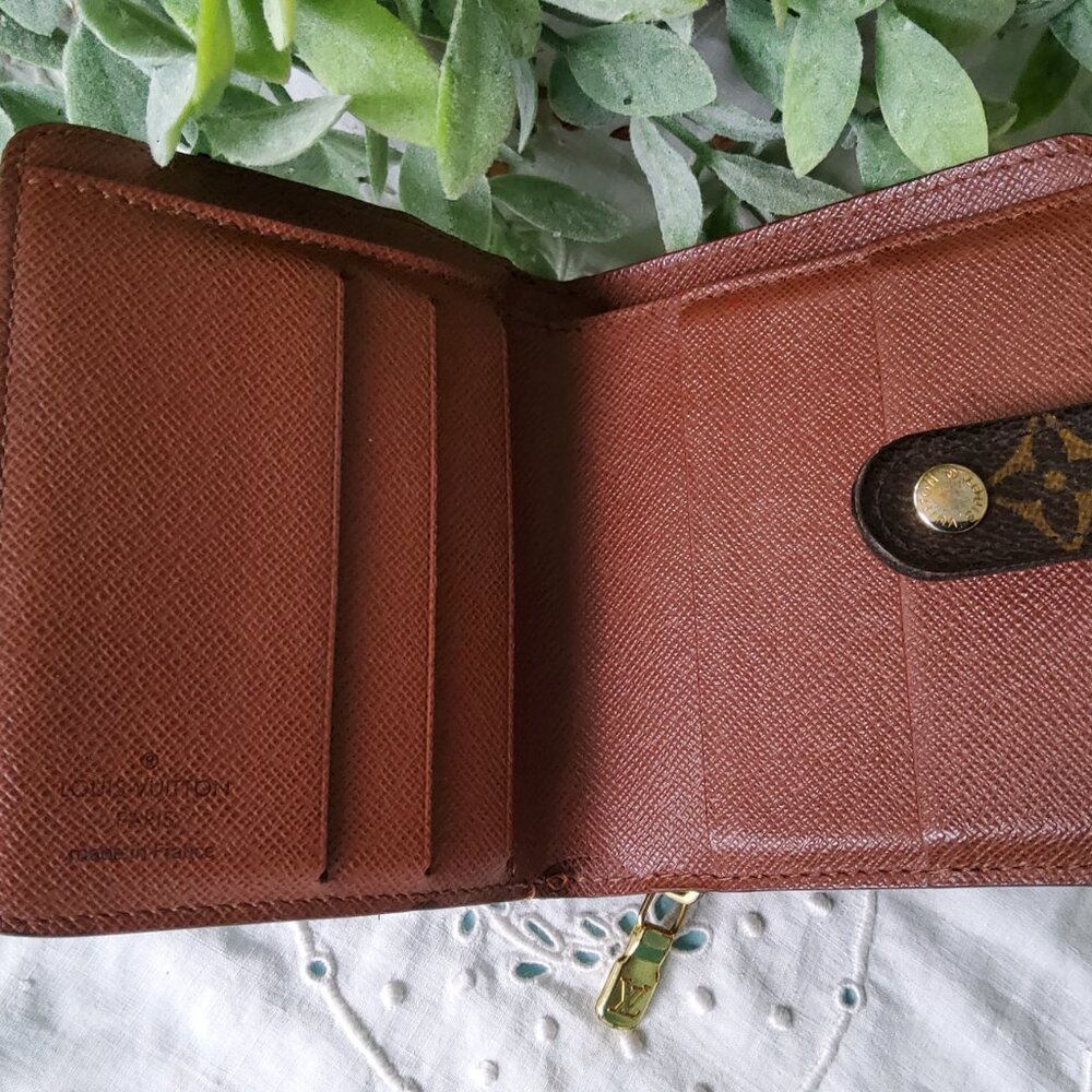 2003 Louis Vuitton Monogram Pattern Compact Zippe… - image 3